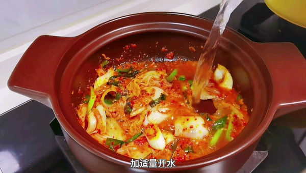辣白菜鲜虾豆腐汤