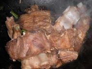 如何自做炖排骨,小伙伴们速来观看