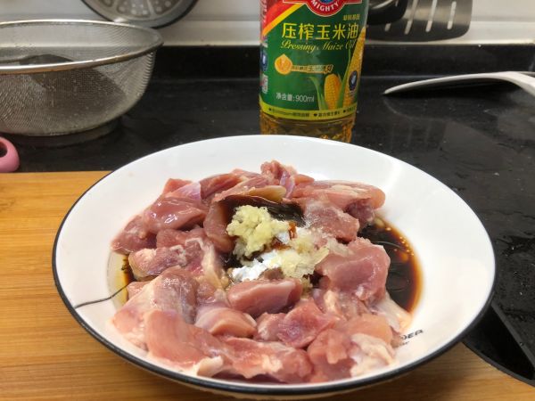 油焖土豆鸡腿肉