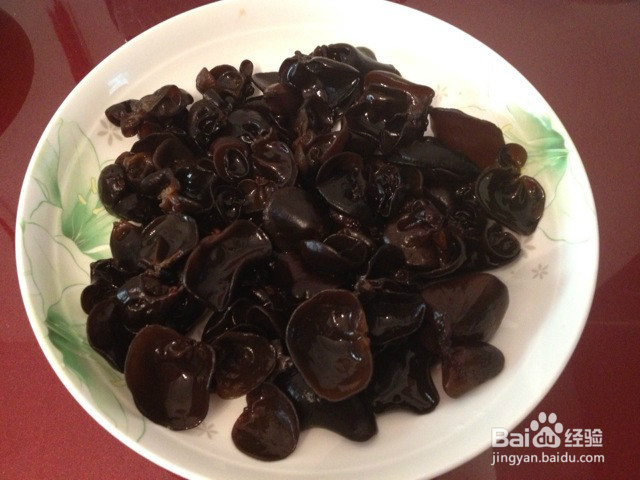 怎样制作夏日清爽凉菜———香拌黑木耳