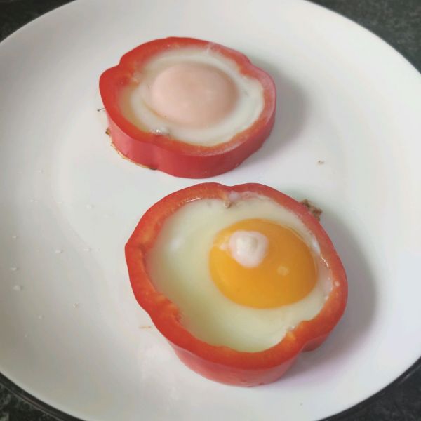 彩椒鸡蛋火腿三明治