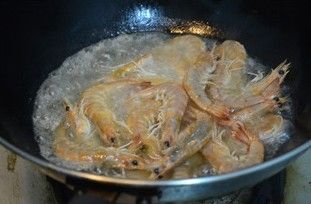 如何制作椒盐香酥虾？