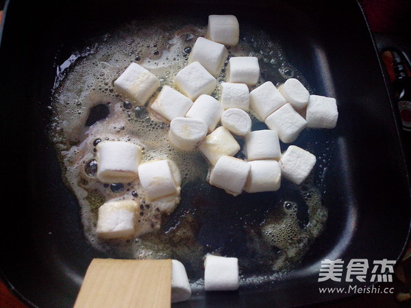 杂锦牛轧糖的做法