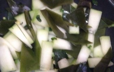 冬瓜海带素汤--美食教程