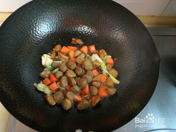 如何制玉米笋鸡肉干炖栗子