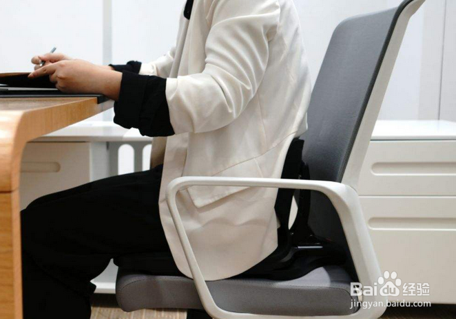 女性腰部赘肉如何去掉?