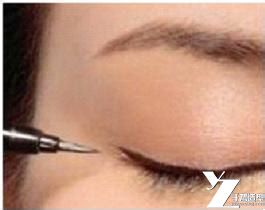 轻松六步搞定优雅名媛妆