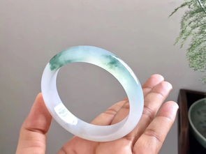 翡翠手镯如何鉴定真假