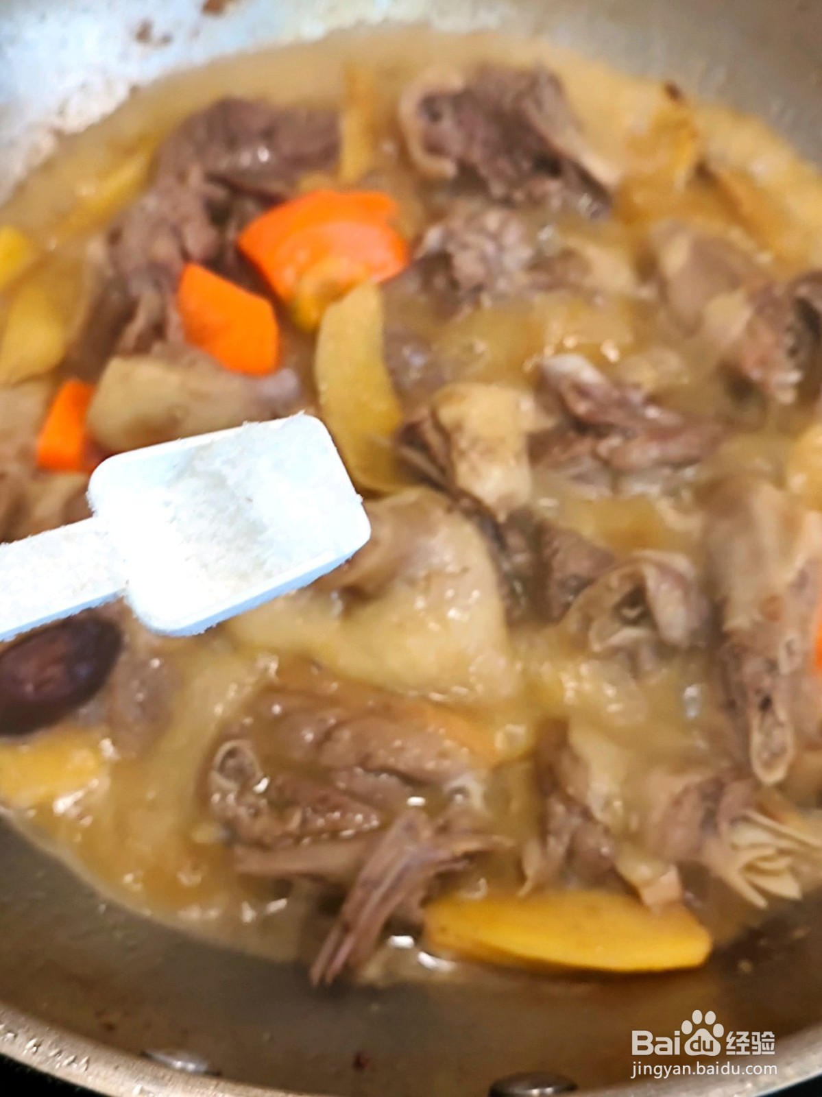 姜片焖鸭肉的做法