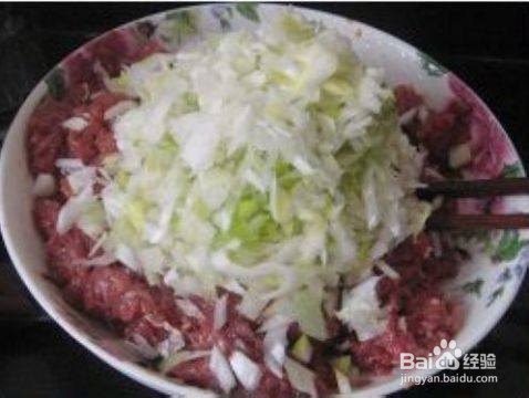 大葱羊肉锅贴的做法