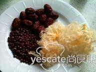 滋阴润肺美肤祛斑抗衰美人必食红枣红豆银耳羹