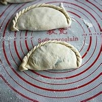 鲜香多汁的韭菜盒子