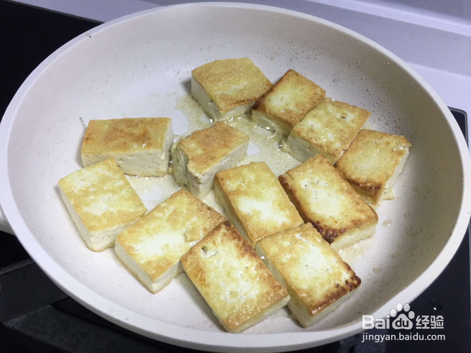 金针菇鲈鱼豆腐煲