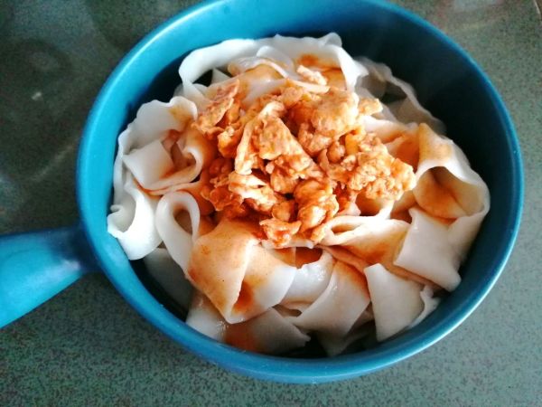 鸡蛋酱拌手擀面