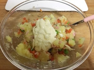 养生食补草莓蛋糕沙拉的做法
