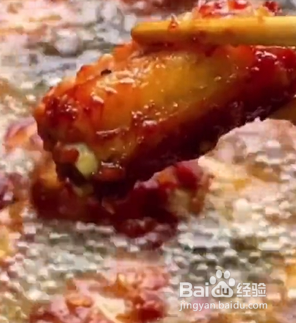 如何制作吮指蒜香排骨