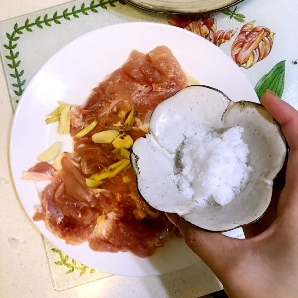 黑椒鸡腿肉芝士菠萝堡