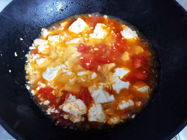 西红柿虾干豆腐羹