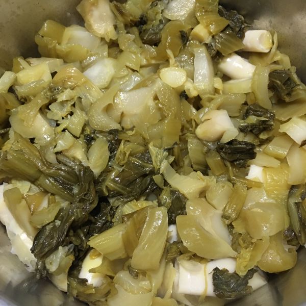 猪脚酸菜煲春笋