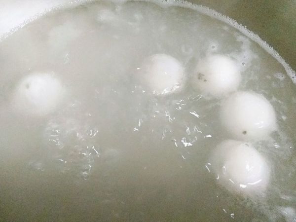 桂花黑芝麻汤圆