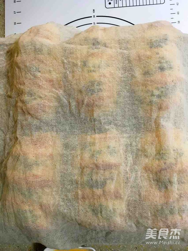 毛毛虫肉松面包