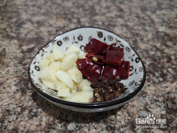 手撕包菜的做法