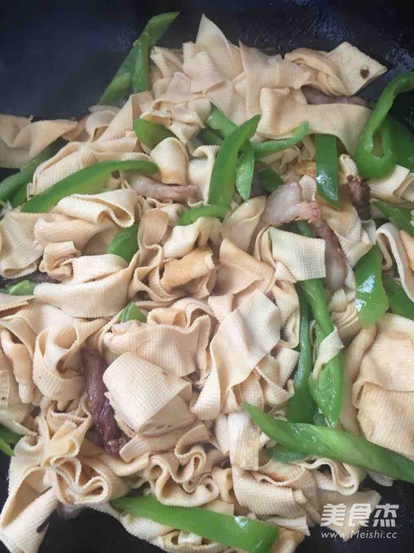 青椒豆腐皮的做法