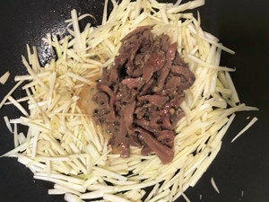茭白炒牛肉的做法