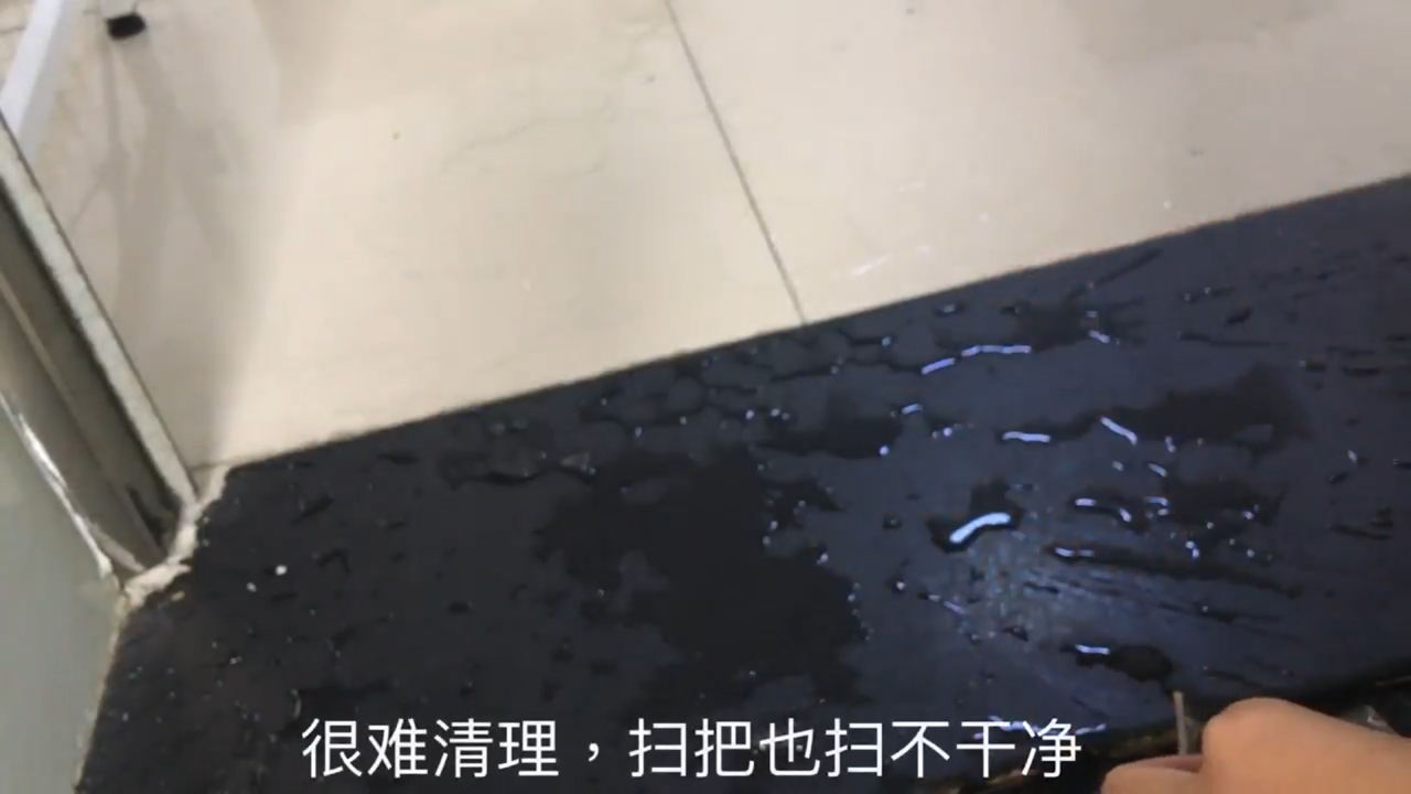 玻璃杯碎了怎么才能收拾干净