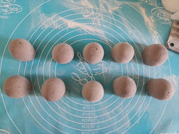 纯手工黑芝麻馒头