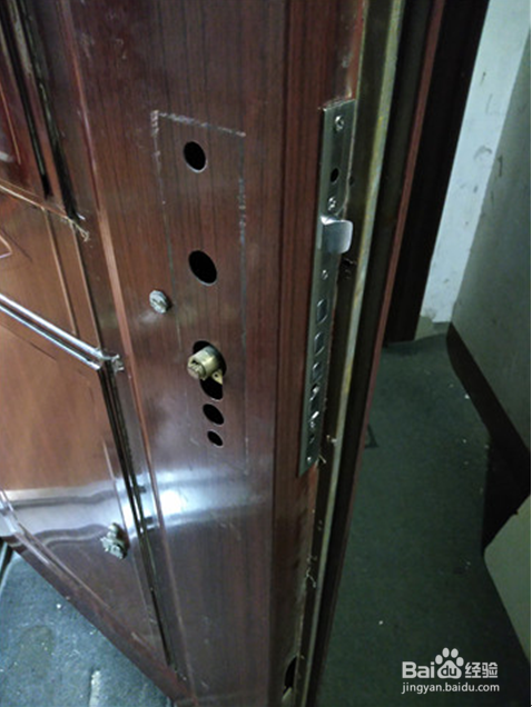 更换保德安锁体过程