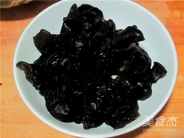 一道简单而独特的黑白菜