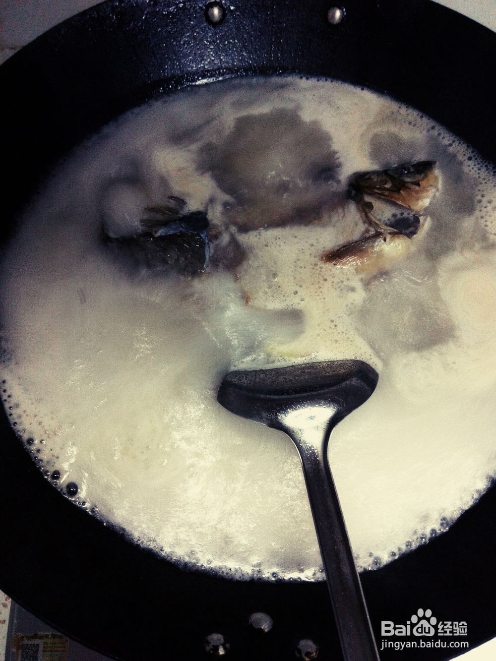 胡萝卜丝煮鲫鱼