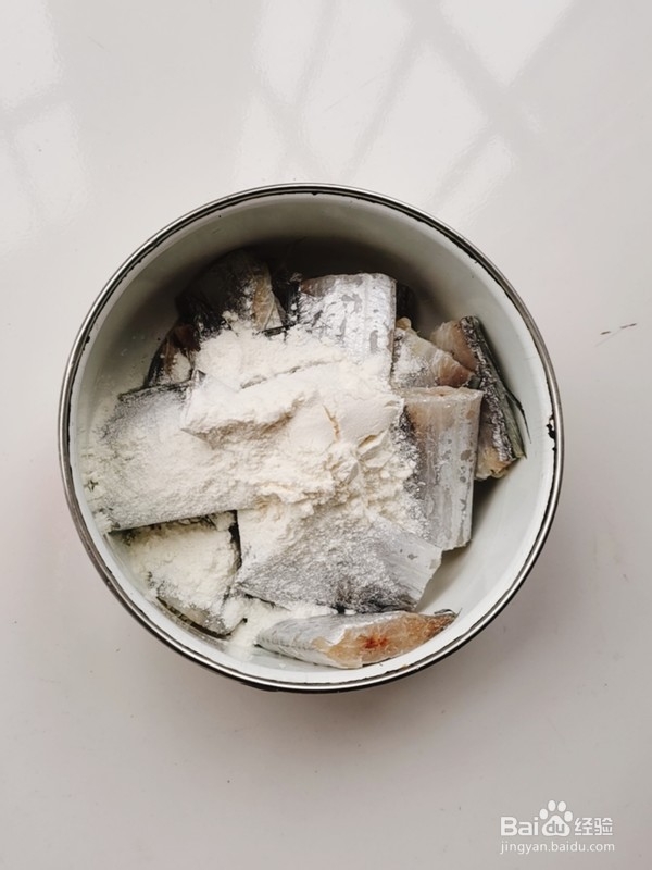 如何烹制红烧带鱼