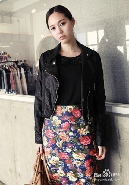 早春皮衣外套 配长裙显高挑