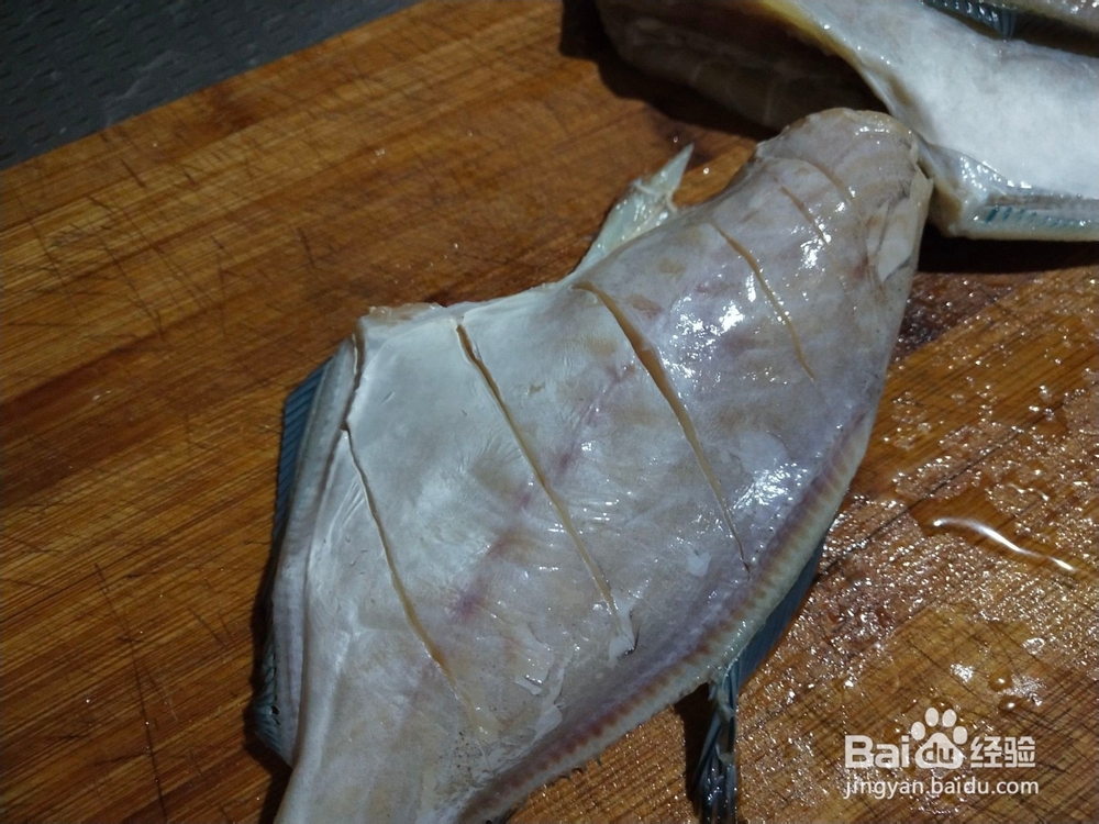 如何制作香煎扒皮鱼