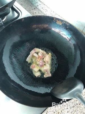 炝炒手撕包菜的做法