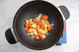 怎么做美味的咖喱鱼丸饭