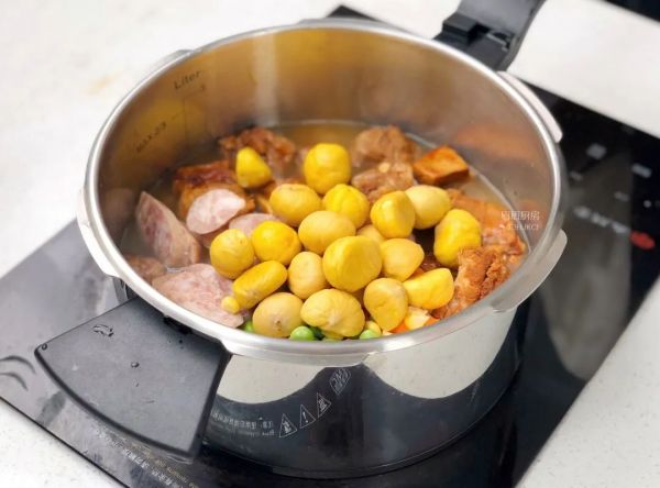 一锅出排骨焖饭