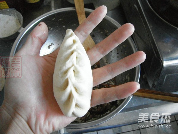 白菜榛蘑猪肉包子