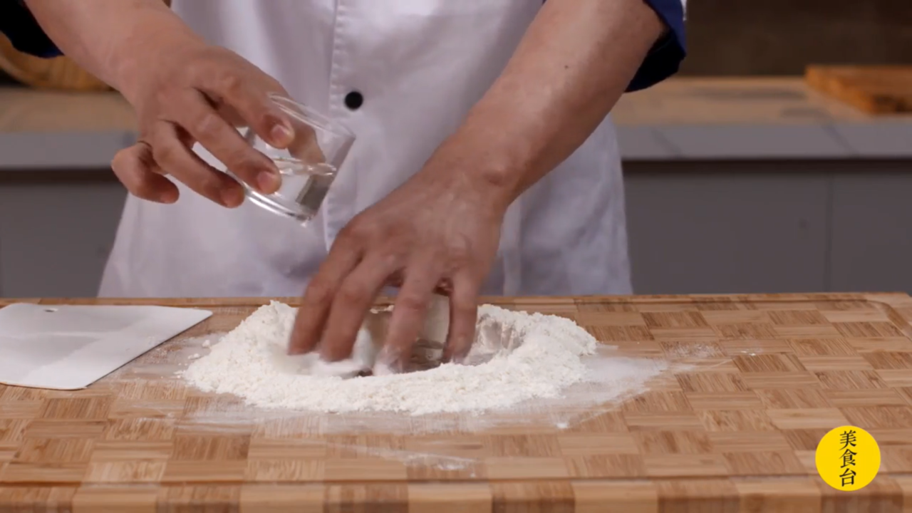 如何制作蟹壳黄