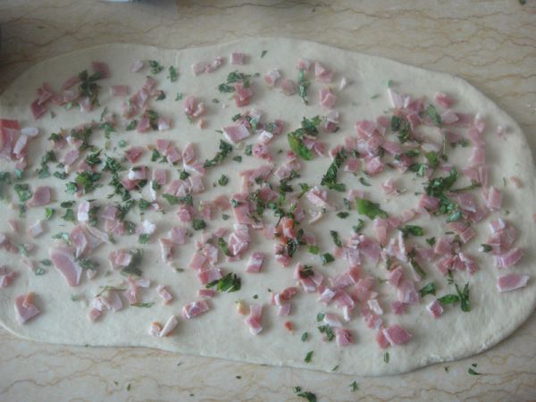 培根罗勒芝士面包