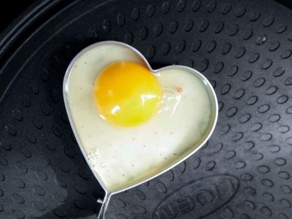 溏心蛋鳕鱼松三明治