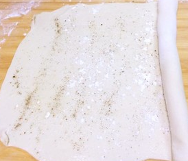 我们该怎么制作美食中的椒盐手撕饼方法和要点