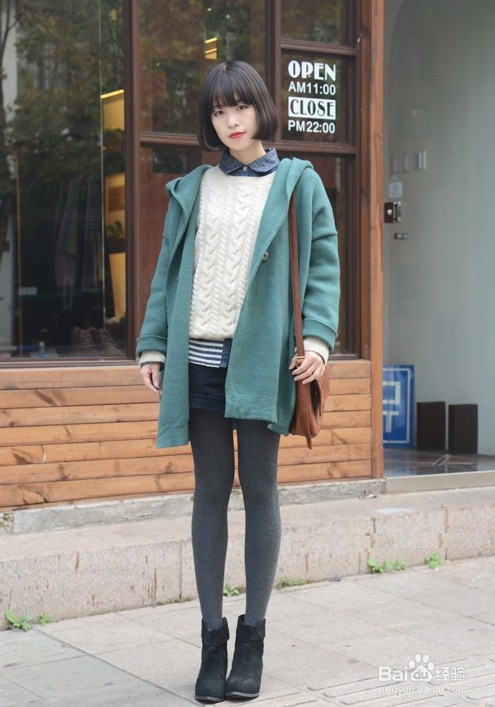 灰色裤袜配什么衣服