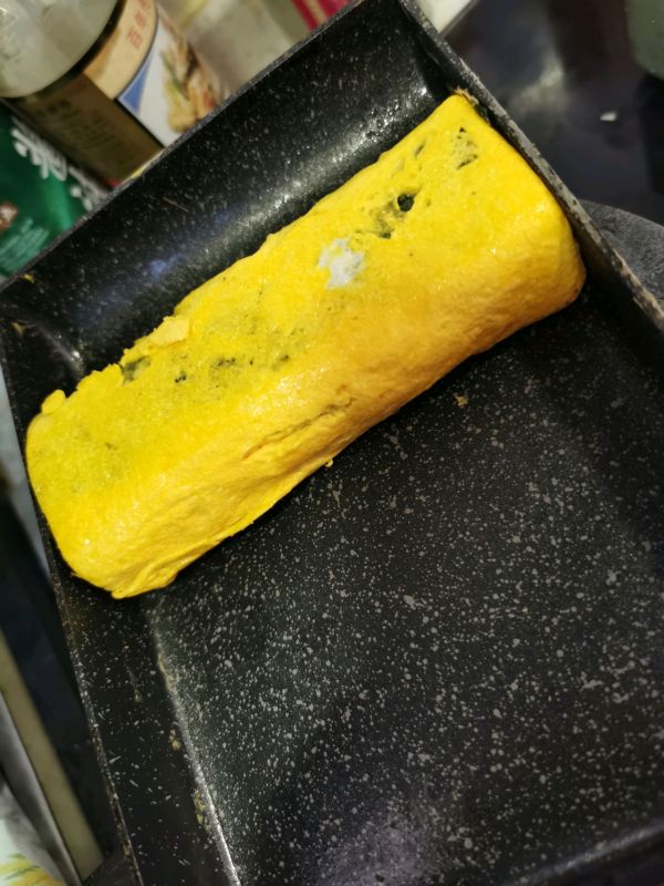 芹菜叶子鸡蛋卷