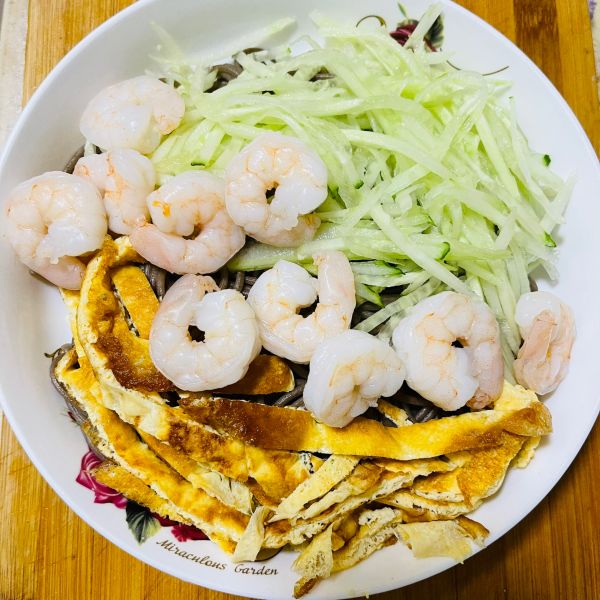 凉拌虾仁荞麦面