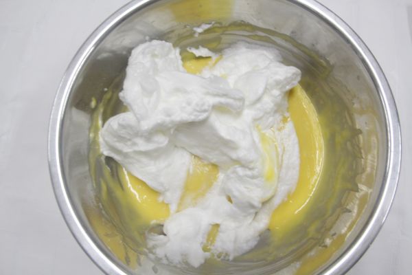 蔓越梅戚风蛋糕