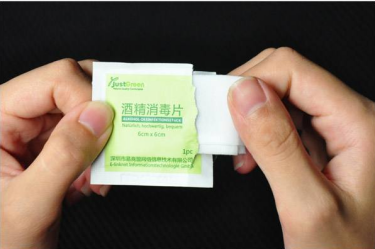 选购血糖仪时应注意什么及血糖仪怎么使用