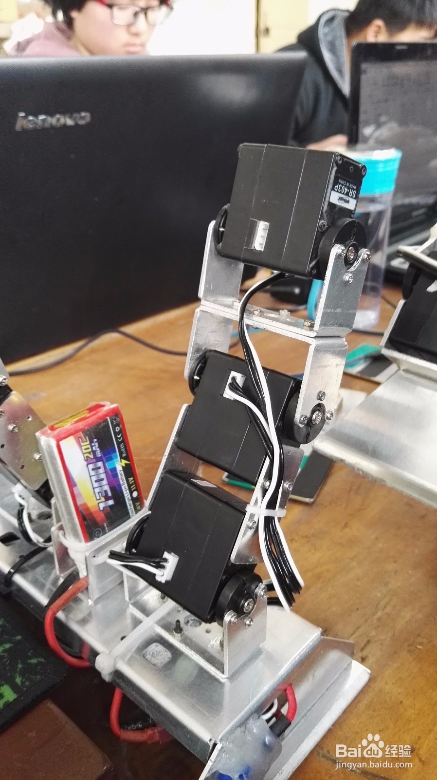 如何制作简易交叉足机器人